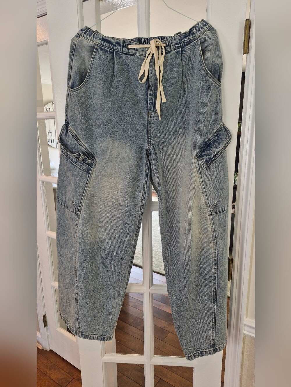 BIBI Light Wash Denim Cargo Barrel Jeans with Drawstring Waist NWT